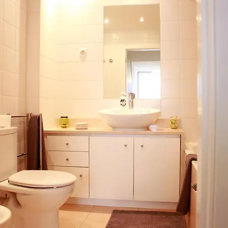 Guestready - Cosy Flat By Botanical Garden * Lisbona