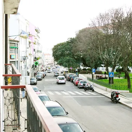 Joivy Modern 1-bed With Terrace, Moments From Sao Bento Palace Apartamento